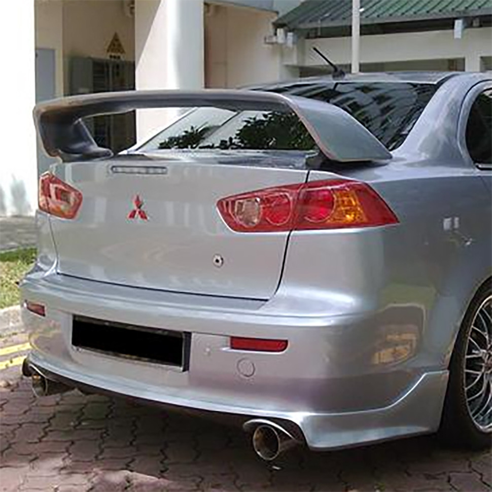 Лансер 10 белый со спойлером EVO